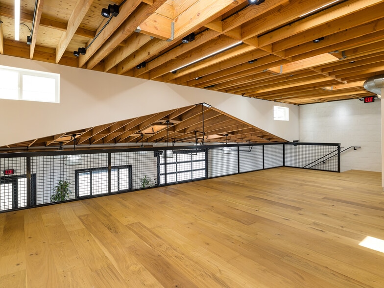 More Photos Of 131 Eucalyptus Dr, El Segundo Office For Lease