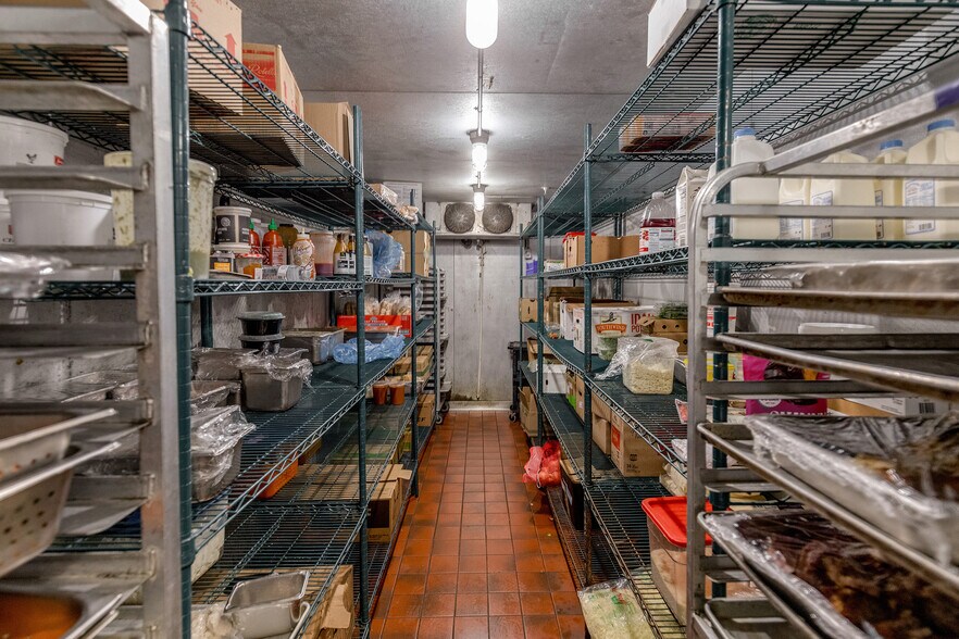 More Photos Of 15115 Edgewood Dr, Brainerd General Retail For Sale