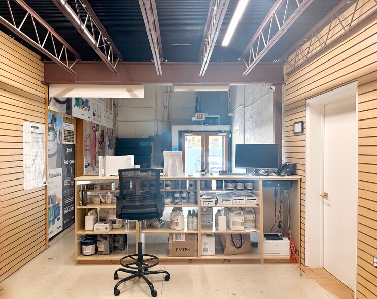 More Photos Of 3090 SW 8th St, Miami Freestanding For Lease