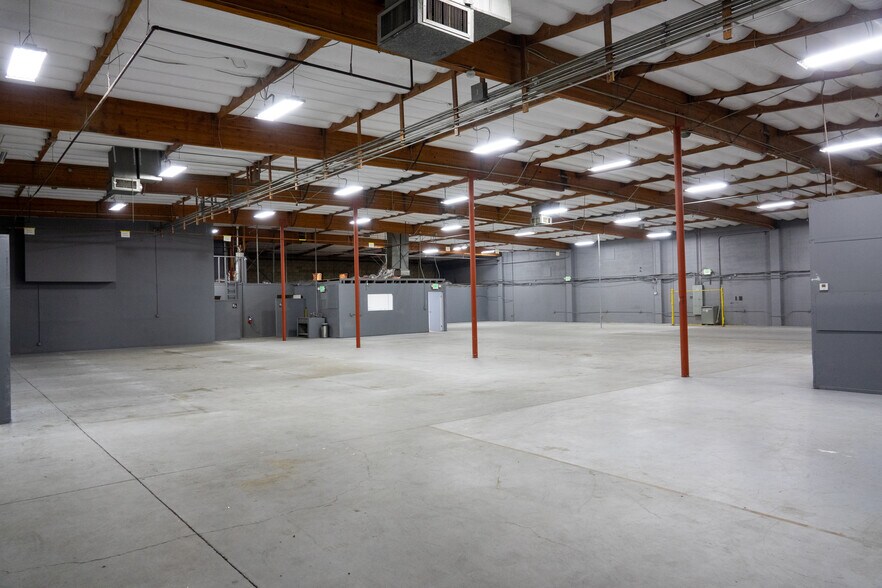 Primary Photo Of 8411-8421 Canoga Ave, Canoga Park Unknown For Lease