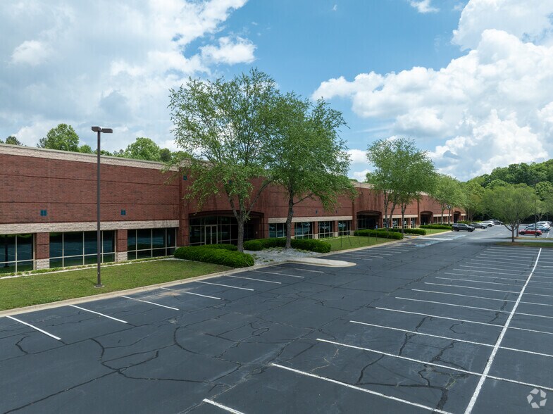More Photos Of 4000 Johns Creek Ct, Suwanee Research And Development For Lease