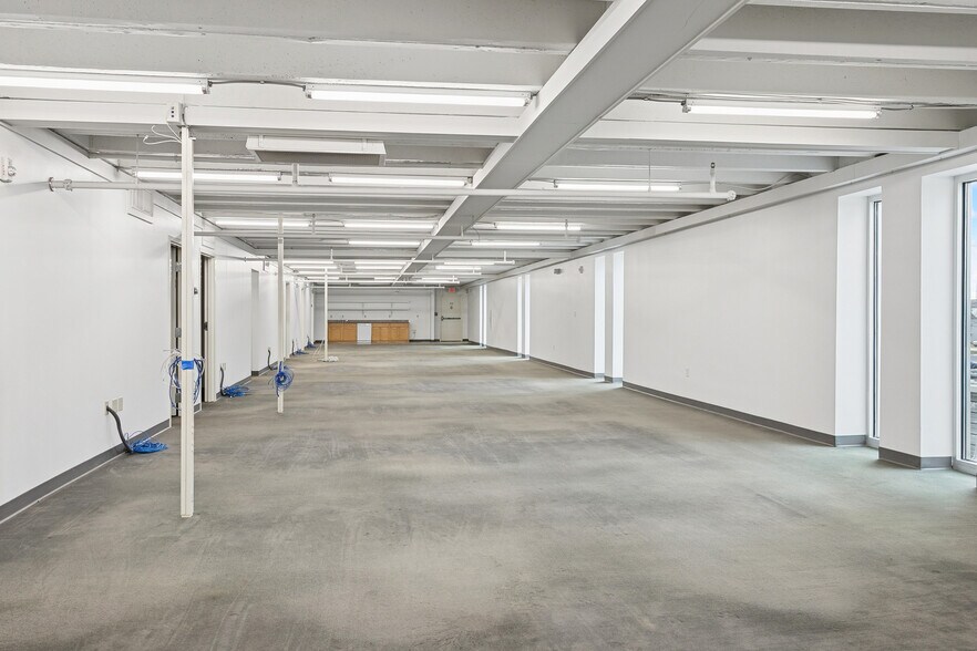More Photos Of 300 N Broad St, New Orleans Supermarket For Lease