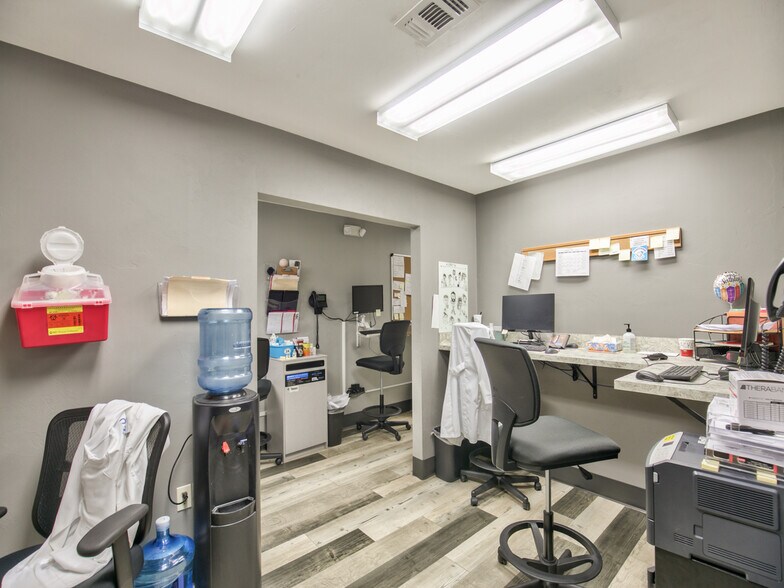 More Photos Of 1981 Capital Cir NE, Tallahassee Medical For Lease