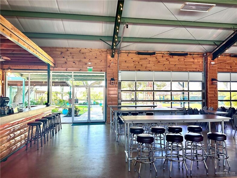 More Photos Of 214 E Chimney Rd, Mission Restaurant For Sale