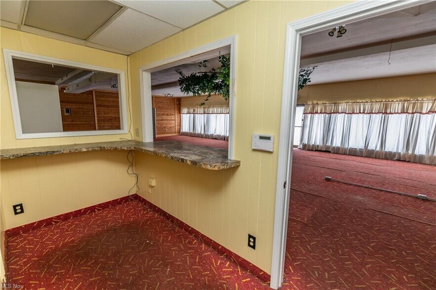 More Photos Of 899 S Canton Rd, Akron Light Distribution For Sale