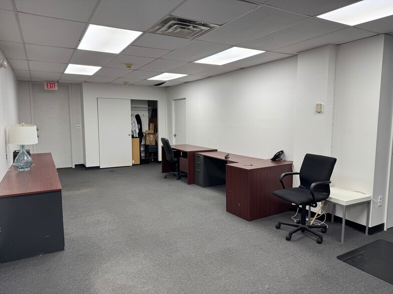 More Photos Of 990 Westbury Rd, Westbury Office For Sale