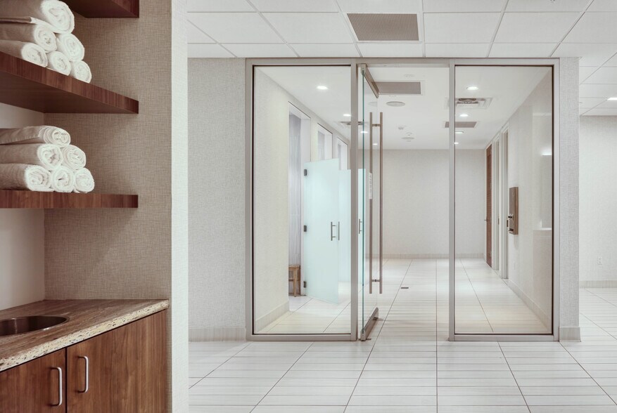 More Photos Of 2001 Ross Ave, Dallas Office For Lease