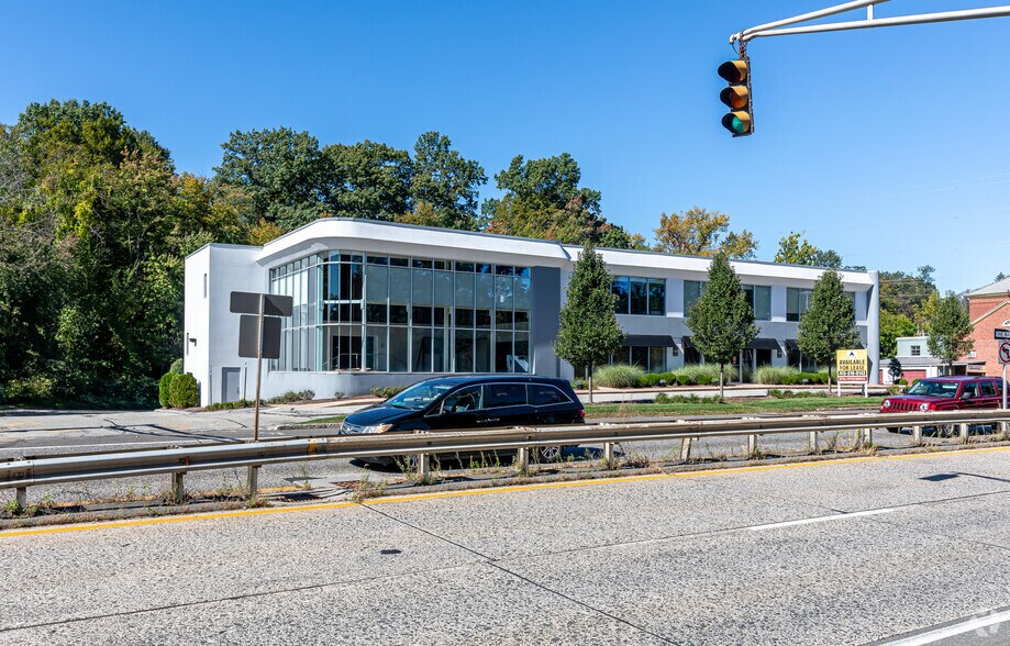More Photos Of 1680 Riverdale St, West Springfield Storefront Retail Office For Lease
