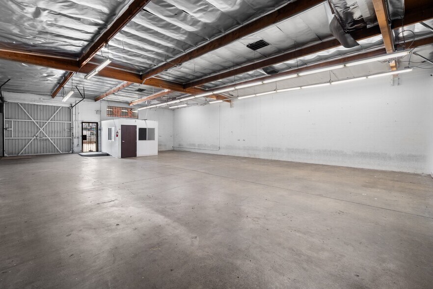 More Photos Of 757 E 14th Pl, Los Angeles Warehouse For Sale