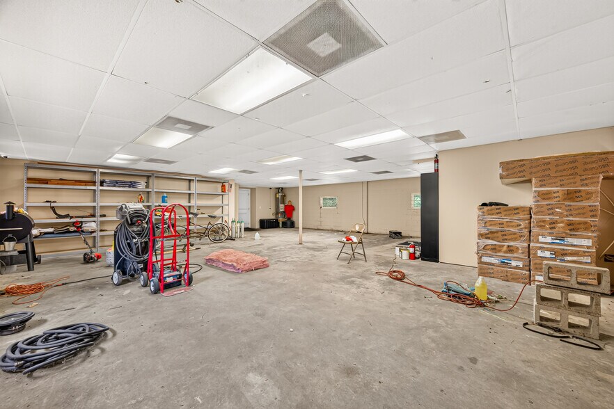 More Photos Of 214 N Loop 336 E, Conroe Office For Sale
