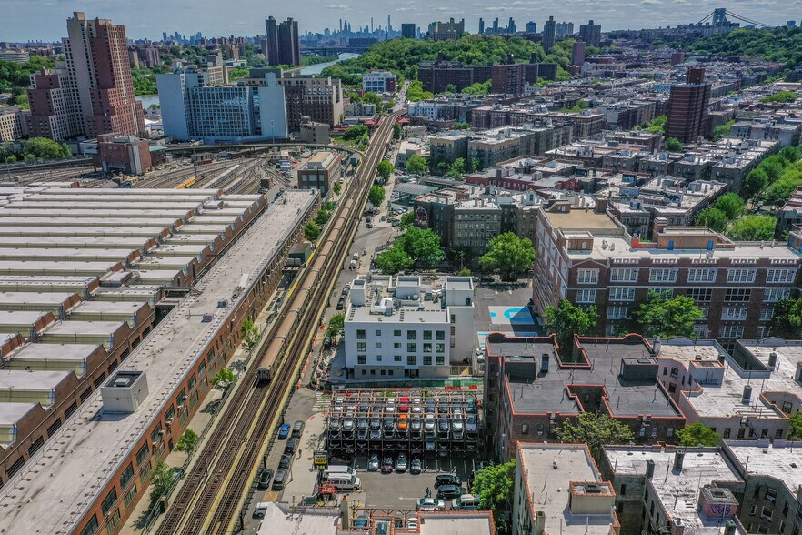 More Photos Of 3976 Tenth Ave, New York Land For Sale