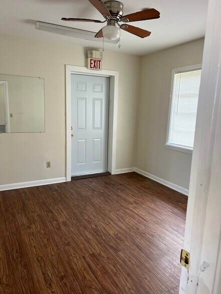 More Photos Of 134 NW Burk St, Lake City Daycare Center For Lease