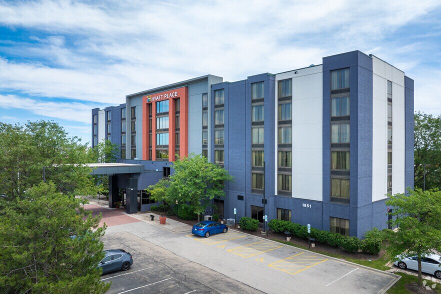 Primary Photo Of 1851 McConnor Pky, Schaumburg Hotel For Sale