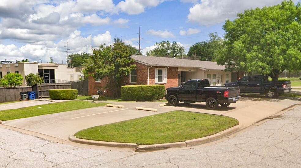 More Photos Of 3205 E 22nd St, Tulsa Medical For Lease