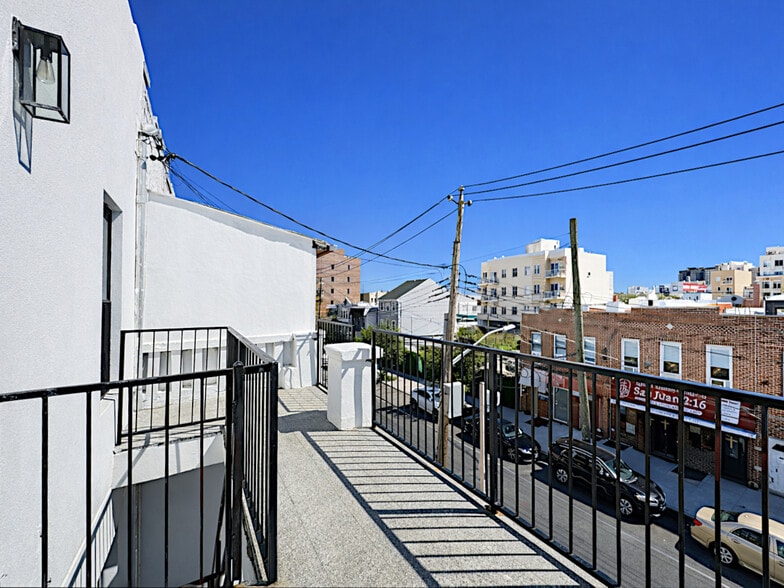 More Photos Of 2850 W 17th St, Brooklyn Apartments For Sale