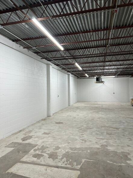 More Photos Of 1602 Arcadia Pl, Jacksonville Warehouse For Lease