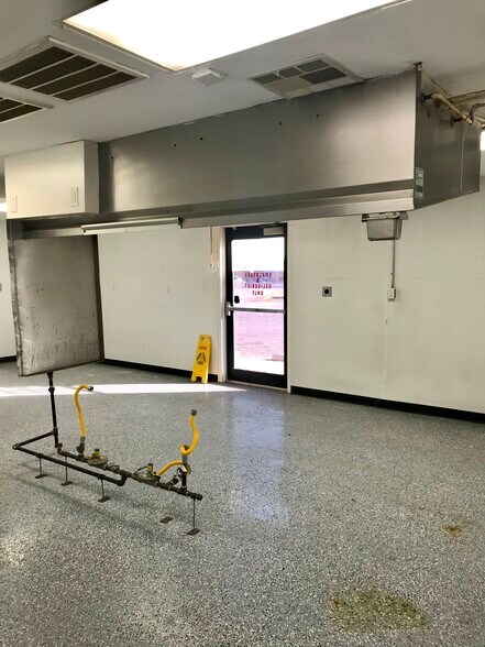 More Photos Of 3601 E Hwy 67, Cleburne Restaurant For Lease