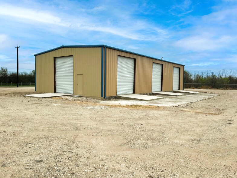 Primary Photo Of 10520 Somerset Rd, San Antonio Warehouse For Lease