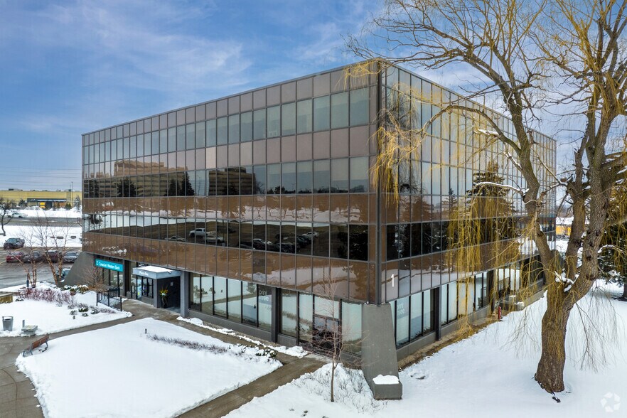 More Photos Of 2000 Argentia Rd, Mississauga Unknown For Lease