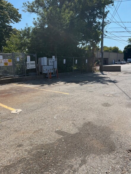 More Photos Of 58 Pulaski St, Peabody Manufacturing For Lease