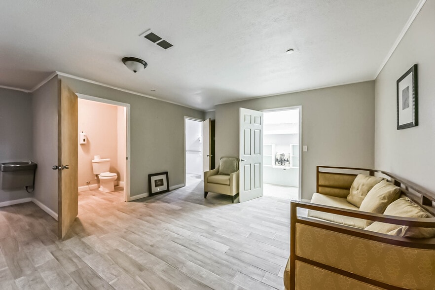 More Photos Of 1270 CR 2293, Cleveland Assisted Living For Sale