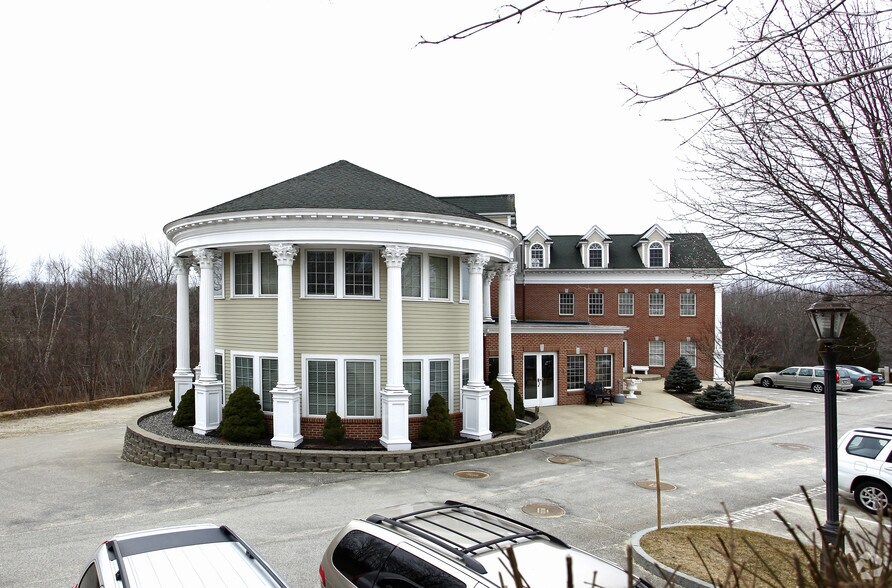 Primary Photo Of 155 Lafayette Rd, North Hampton Medical For Lease