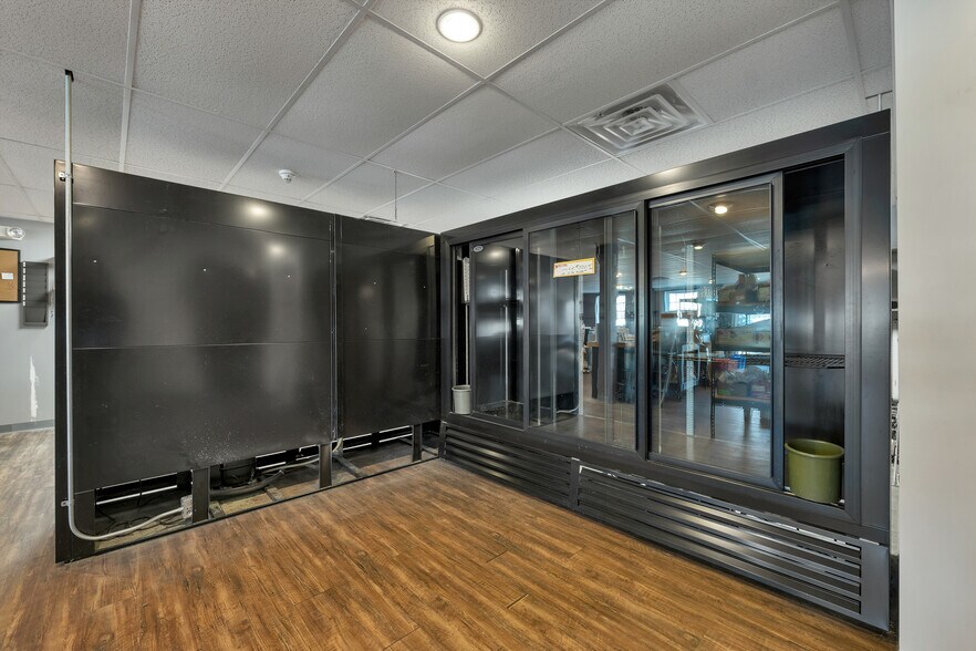 More Photos Of 45 Londonderry Tpke, Hooksett Office For Lease