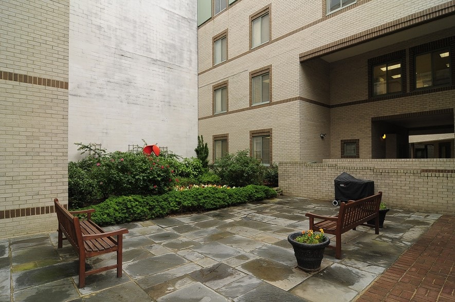 More Photos Of 2141 Wisconsin Ave NW, Washington Apartments For Sale