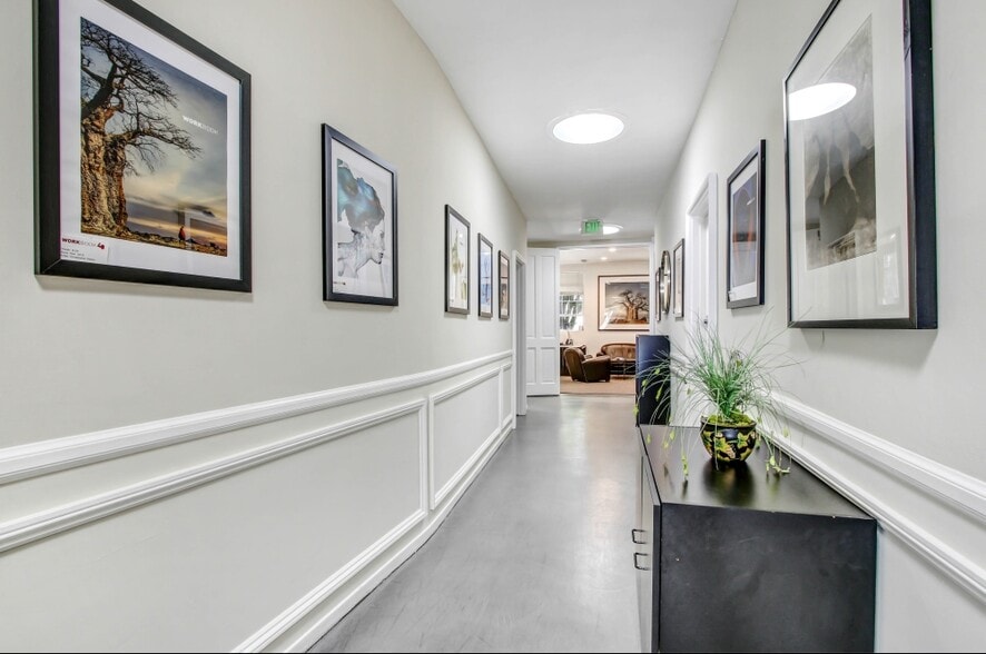More Photos Of 110 N Doheny Dr, Beverly Hills Office For Sale