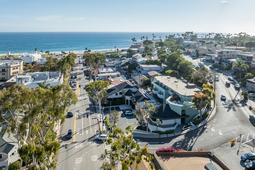 More Photos Of 310 Broadway St, Laguna Beach Storefront Retail Office For Lease