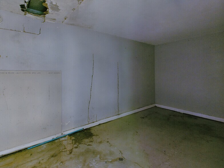 More Photos Of 705 S Byron Butler Pkwy, Perry Storefront For Sale