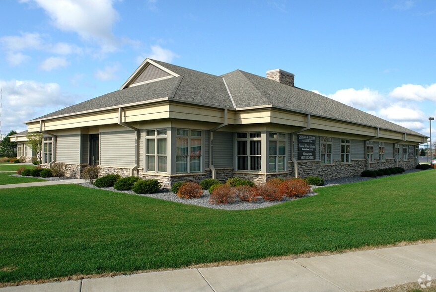 Primary Photo Of 400 Village Center Dr, North Oaks Office For Lease