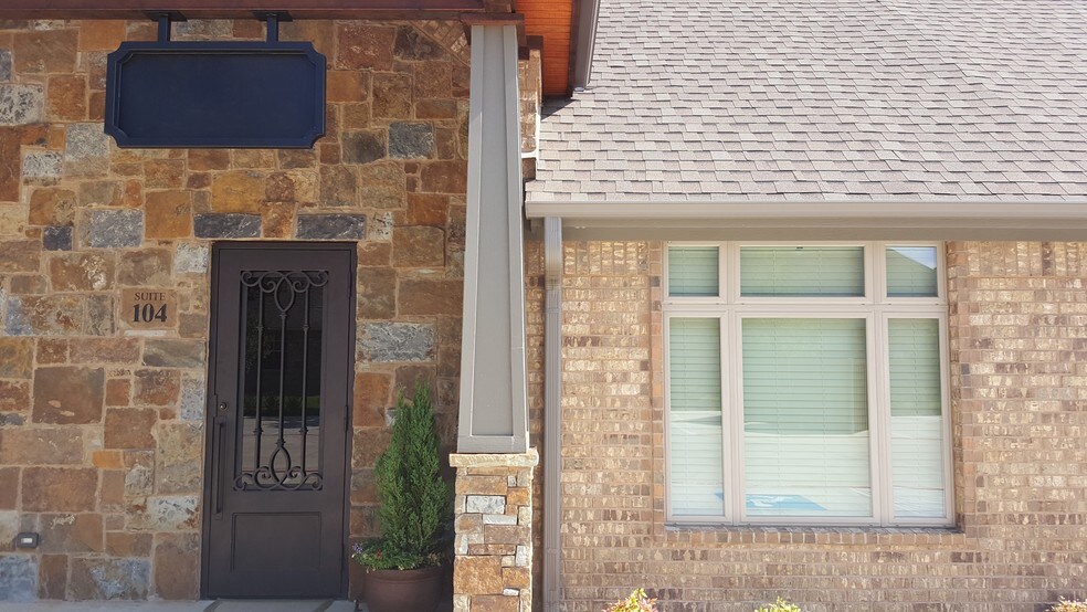 More Photos Of 414 N Main St, Grapevine Loft Creative Space For Lease