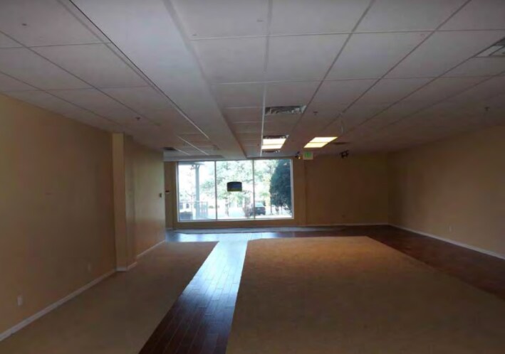 More Photos Of 4001 N Perryville Rd, Loves Park Office For Sale