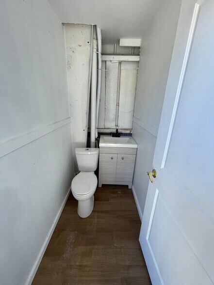 More Photos Of 109-133 William Jolley Dr, Spartanburg Manufacturing For Sale