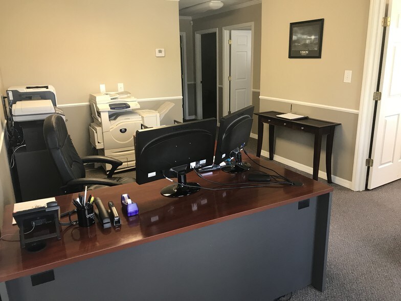 More Photos Of 1334 S Semoran Blvd, Orlando Office For Lease