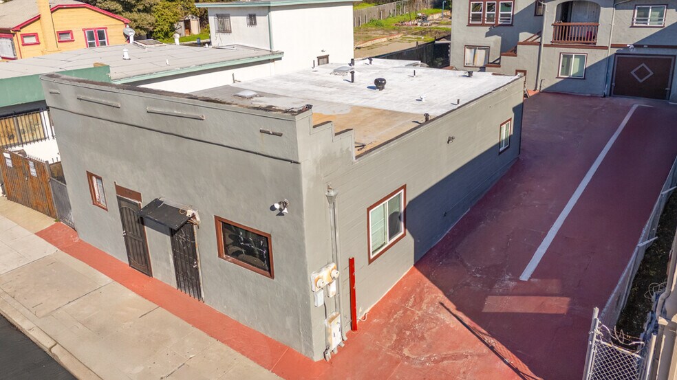 More Photos Of 8016 MacArthur Blvd, Oakland Apartments For Sale