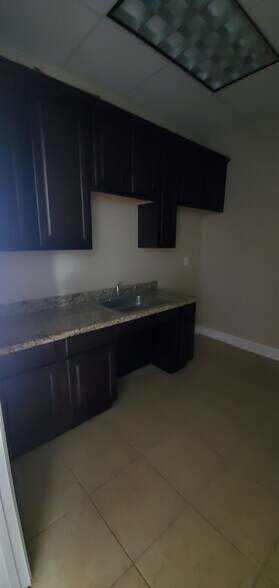 More Photos Of 16000 Park Ten Pl, Houston Medical For Sale