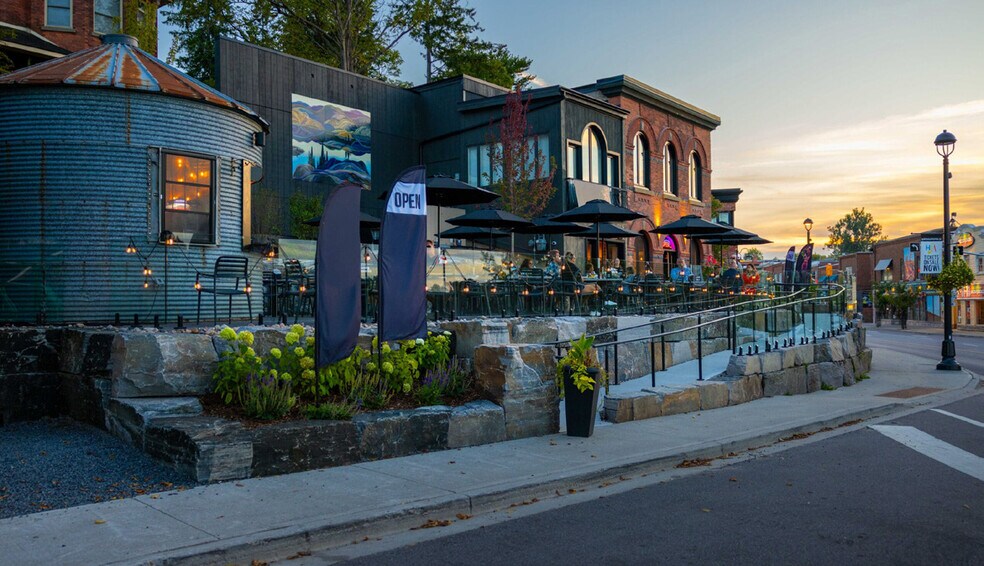 Primary Photo Of 105 James St, Parry Sound Restaurant For Sale