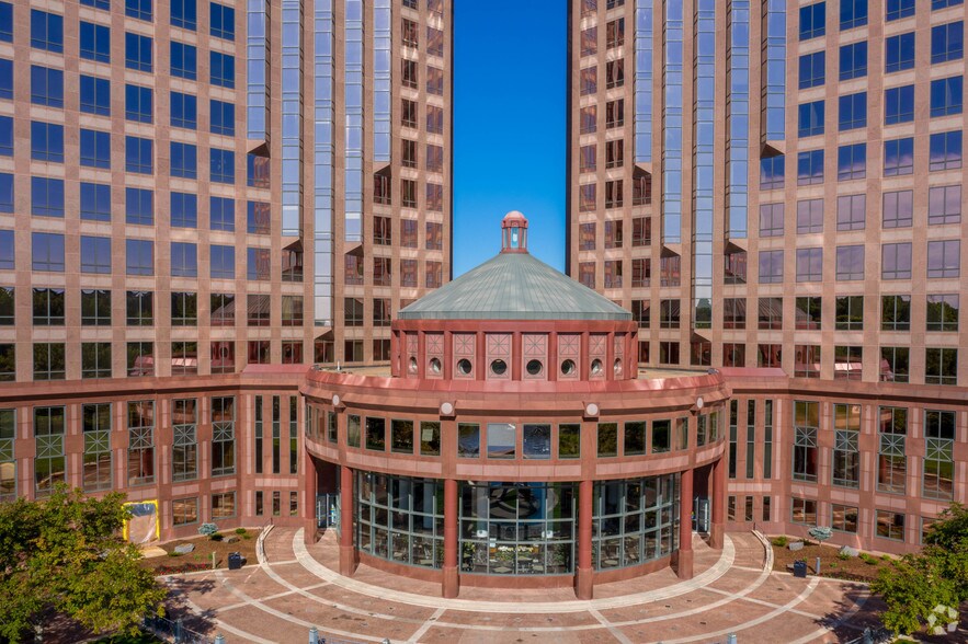 More Photos Of 601 Carlson Pky, Minnetonka Coworking Space