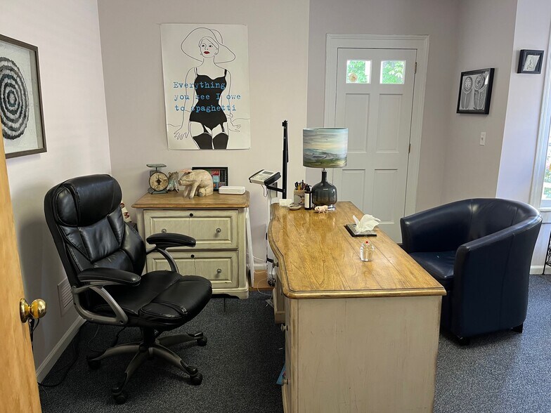 More Photos Of 9 Berkeley St, Norwalk Office Residential For Lease