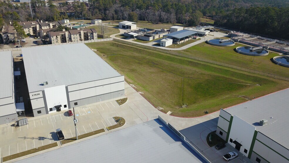 More Photos Of 17620 Eastex Fwy, Humble Industrial For Sale
