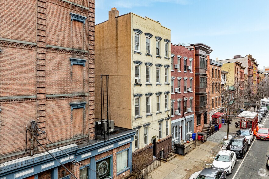 More Photos Of 106 Willow Ave, Hoboken Apartments For Sale