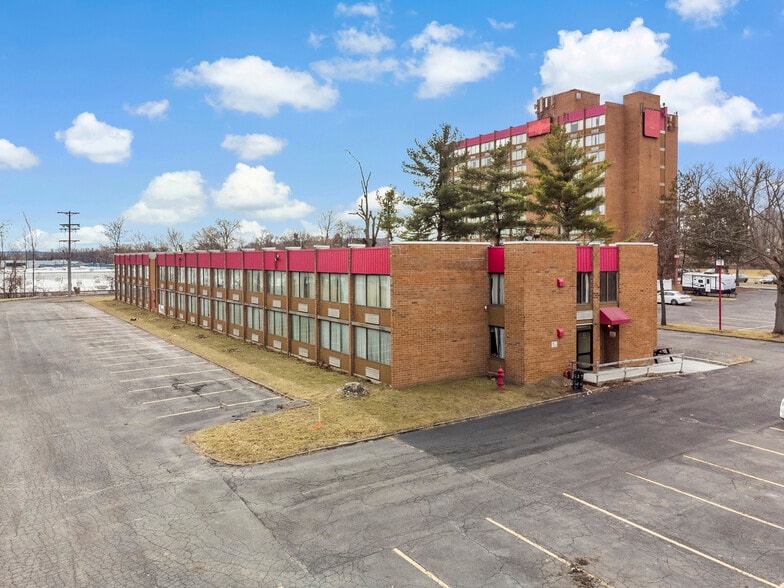 More Photos Of 3 Watervliet Avenue Ext, Albany Hotel For Sale