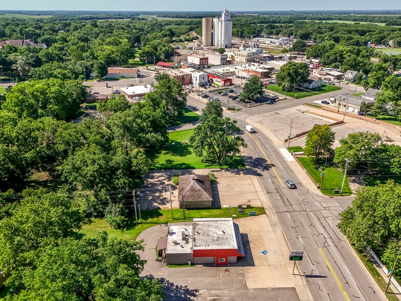 More Photos Of 220 N 2nd Ave, Mulvane Carwash For Sale