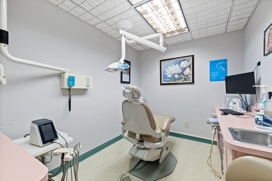 More Photos Of 9 Leonardville Rd, Middletown Medical For Lease