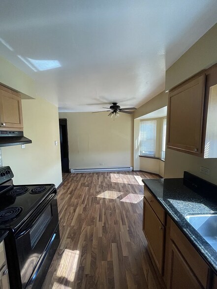 More Photos Of 437 Prairie Ave, Calumet City Apartments For Sale