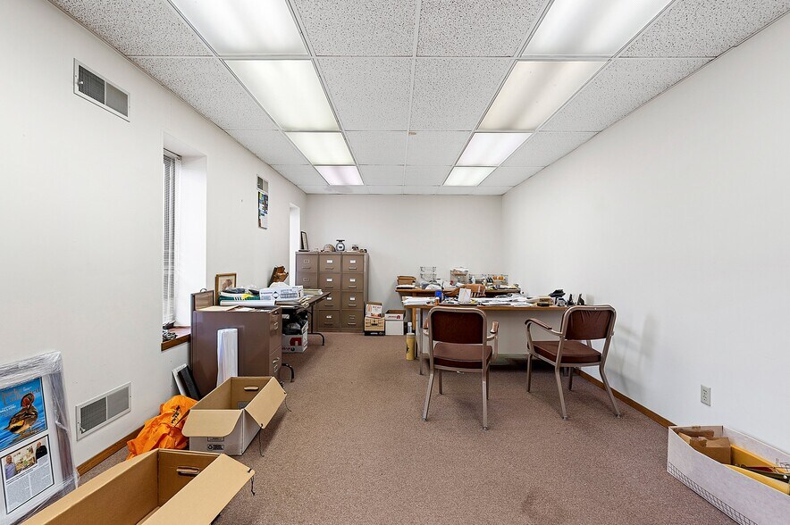 More Photos Of 1373 Kimberly Dr, Neenah Flex For Sale