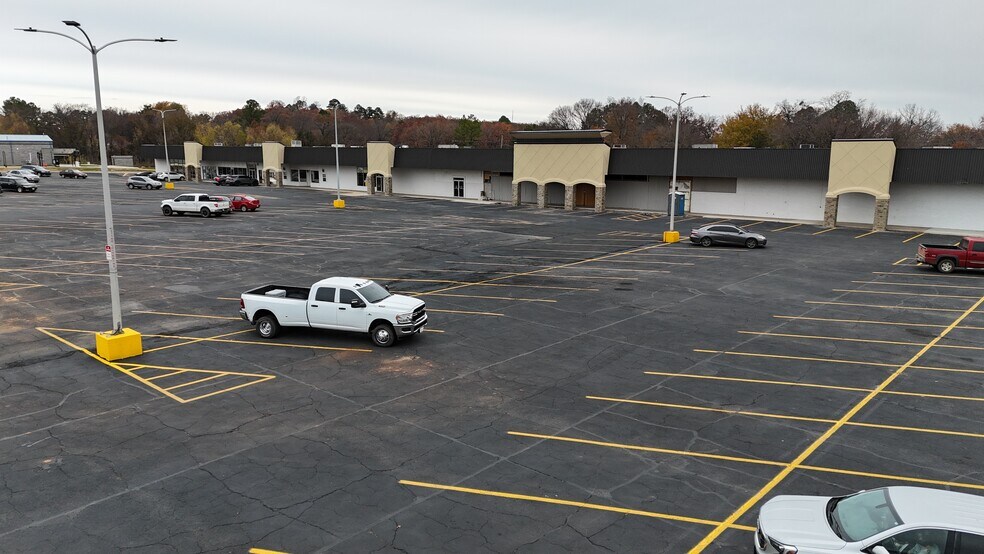 More Photos Of N Broadway @ N. Broadway, Poteau Unknown For Lease