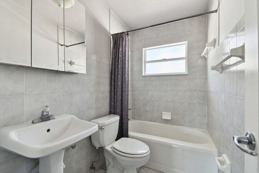 More Photos Of 3019 W Azeele St, Tampa Loft Creative Space For Sale